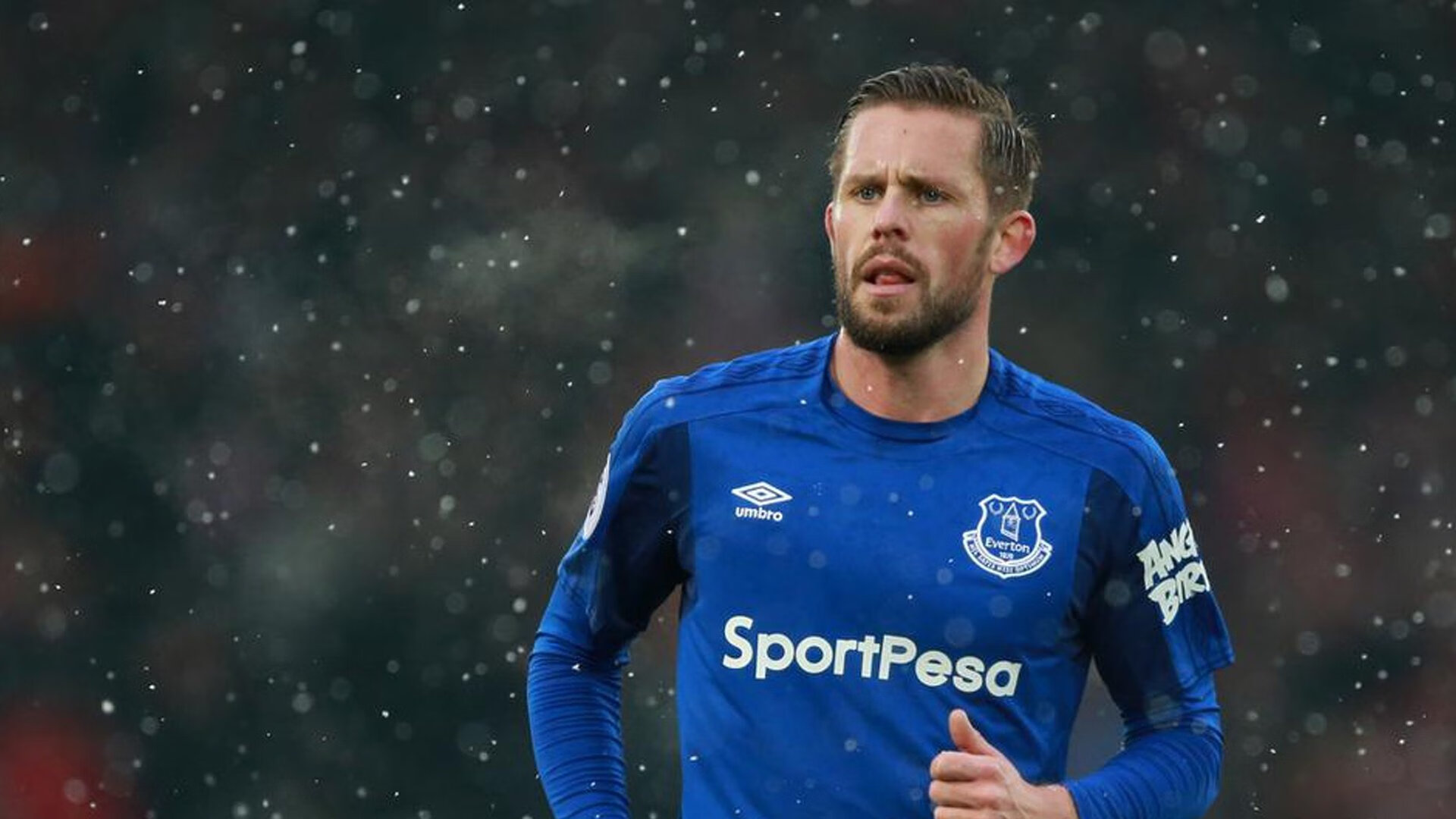 mk体育官方网站-中国足球学生运动员学业与足球训练冲突平衡方案，专业足球运动员的训练